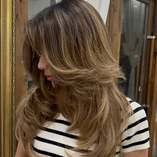 セミロング 💖梅田レイヤー💖 副店長Tsubasaのヘアスタイル