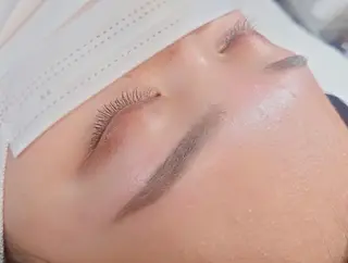 メンズ アイブロウ NAZ eyelash&eyebrow by medical salon所属・NAZ 表参道 Tomokoのマツエク・マツパデザイン
