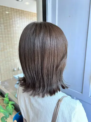 ミディアム カラー ツキダテ ユイのヘアスタイル