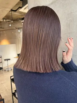 ミディアム カラー AmiLi ニコのヘアスタイル