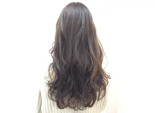 ロング カラー 服部 樹季のヘアスタイル