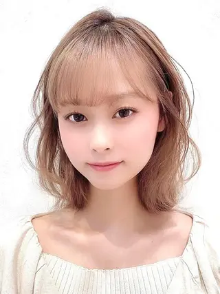 セミロング カラー パーマ ヘアアレンジ JYUNESU所属・韓国・韓国ヘア 髪質改善のヘアスタイル