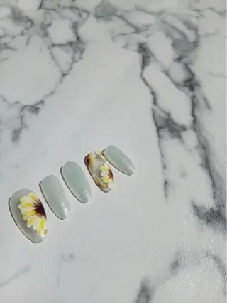 ネイル Lilvera所属・中村 春菜のネイルデザイン