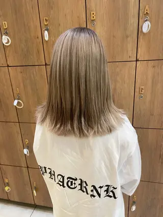 ミディアム 透明感color吉田 沙羅のヘアスタイル