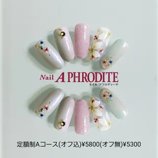 ネイル Nail  Aphroditeのネイルデザイン