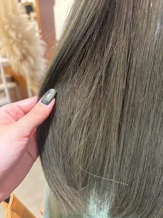 ロング カラー 小木曽 里華のヘアスタイル