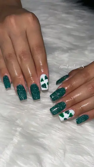 ネイル 関山 志乃のネイルデザイン