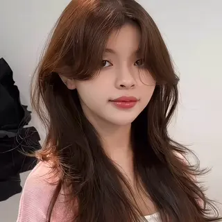 セミロング SHIN レイヤー‪‪カットのヘアスタイル