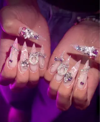 ネイル Hina 池袋 長だしチップ専門店のネイルデザイン