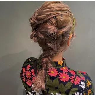 セミロング ヘアアレンジ デザインカラー/パー マ🦖外岡咲希🦖のヘアスタイル