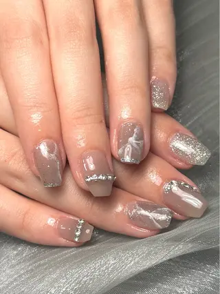 ネイル ルシイ🎀新宿長さ 出しパーツ専門店のネイルデザイン