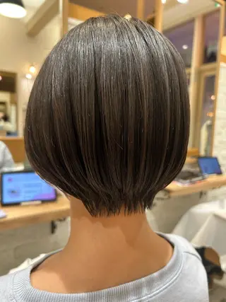 ショート 伊藤 麻菜実のヘアスタイル