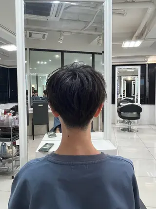 ショート カラー パーマ メンズ 【シャドウパーマ センターパート】義心のヘアスタイル