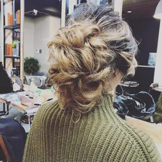 ロング ヘアメイクサロンバリー所属・泉 汐織のヘアスタイル