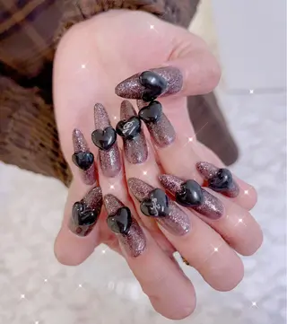 ネイル BLUEM なな🐶のネイルデザイン