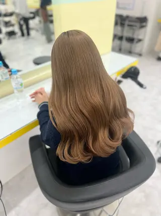 ロング カラー ハイトーンカラー 🦄レイヤーカットのヘアスタイル