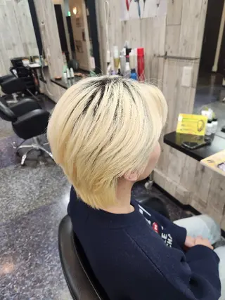 ショート メンズ 岩瀬 未来のヘアスタイル