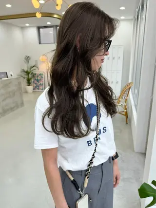 ロング mei🪽 カラーモデルのヘアスタイル