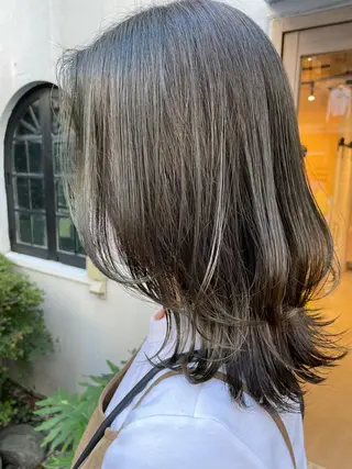 ミディアム カラー SALOWIN下北沢所属・hazuki 🌝のヘアスタイル