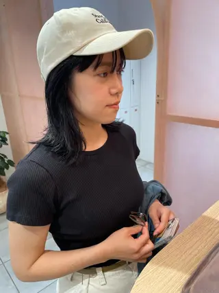 ミディアム 上平 綾菜のヘアスタイル