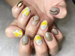 ネイル gluck(グリュック)所属・なかがわ まゆこのネイルデザイン