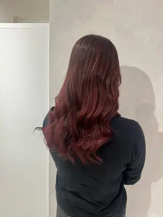 ロング ハイトーン／透明感 カラー Mioのヘアスタイル