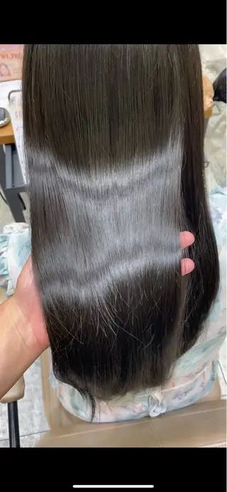 カラー 新宿/レイヤー 顔周りカット溝手優太のヘアスタイル