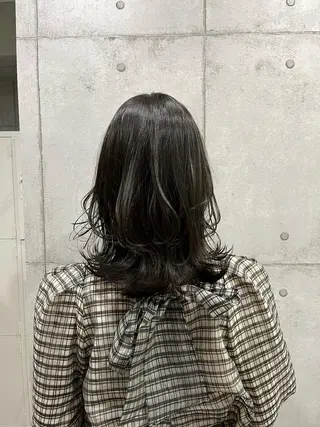 ショート カラー newi赤羽 HINATAのヘアスタイル