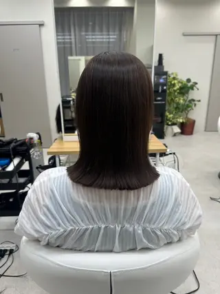 ミディアム カラー Aura所属・丸山 心 / 艶カラーのヘアスタイル