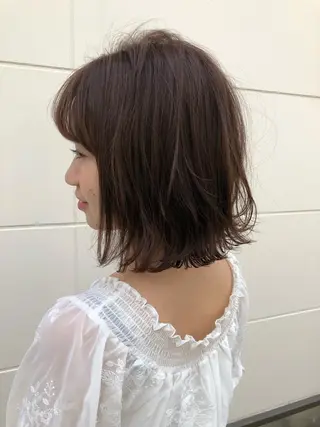 ミディアム カラー 榎園 由美のヘアスタイル