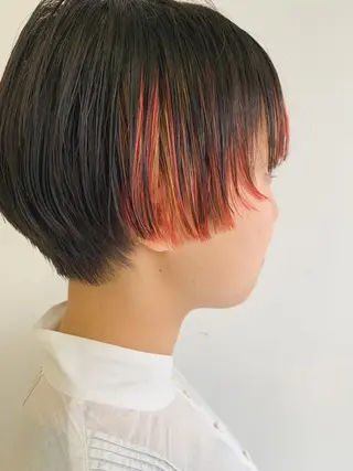 カラー nuu所属・💜ショート💜 ウルフ、ボブ二色亜美のヘアスタイル