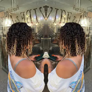 ミディアム パーマ レイヤー/ボブ/ ミニボブ/AOIのヘアスタイル