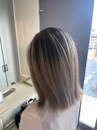 セミロング カラー Felice Erikaのヘアスタイル