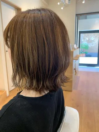 ミディアム ayano ．のヘアスタイル
