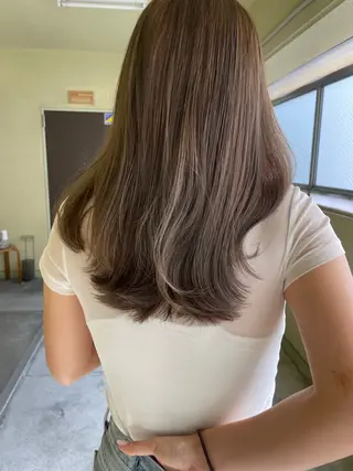 セミロング 透明感🎀LOREN エリコ🌈のヘアスタイル