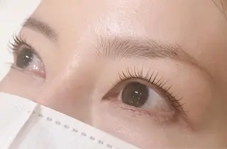 マツエク・マツパ カドムラ モエのヘアスタイル