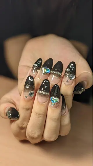 ネイル フラワー ムーンのネイルデザイン