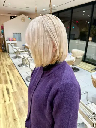 ショート カラー enn.bleach by t.a.g所属・碇山 楓己のヘアスタイル