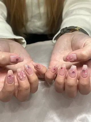 ネイル Roy 心斎橋店所属・Roy 心斎橋 IINUMAのネイルデザイン