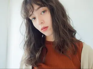 セミロング パーマ 三好春奈 /イルミナカラーのヘアスタイル