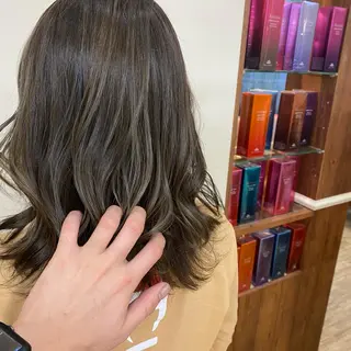 ミディアム カラー ému エミュ　hair &spa所属・近藤 みゅうまのヘアスタイル