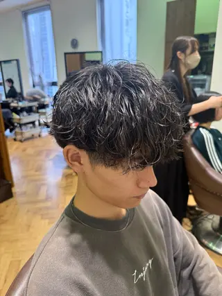 ショート パーマ 溝口 槙里也のヘアスタイル