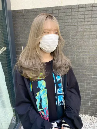 ロング カラー パーマ ヘアアレンジ 髪と音処　マトぺ所属・デザインカラー/ボブ ブリーチカラー/ユリのヘアスタイル