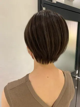 ショート カラー 伊藤 優希のヘアスタイル