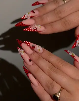 ネイル Cloudy Chan 歌舞伎町のネイルデザイン