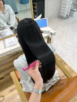 ロング 木村 咲花のヘアスタイル