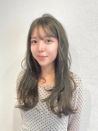 ロング カラー 透明感、暖色カラー 似合わせレイヤー矢作のヘアスタイル