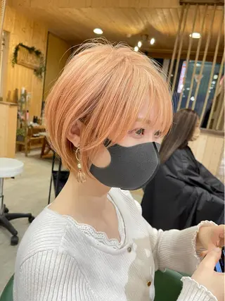ショート 韓国レイヤー外国人風 透明感カラー髪質改善のヘアスタイル