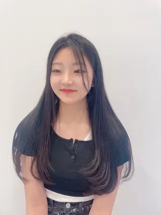 ロング 💐レイヤー/透明感 カラー💐智口彩香のヘアスタイル