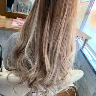 セミロング カラー パーマ ヘアアレンジ LOPEZ LAB所属・🦁LOPEZLAB /RUNA🌙のヘアスタイル